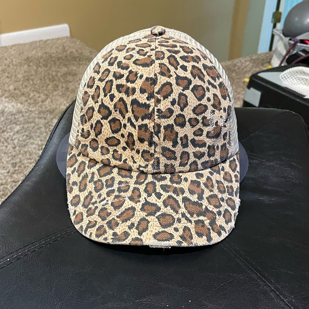Women’s leopard ponytail hat.